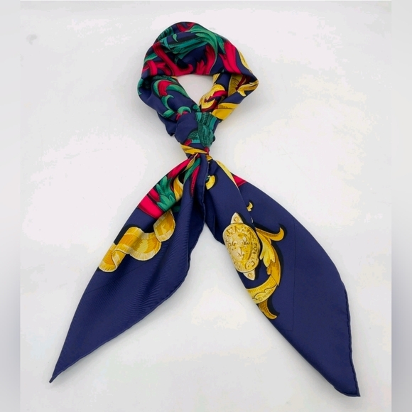 Authentic Hermes Carré 90 LE MORS A LA CONETABLE Navy Silk Scarf W/Box - Picture 6 of 16